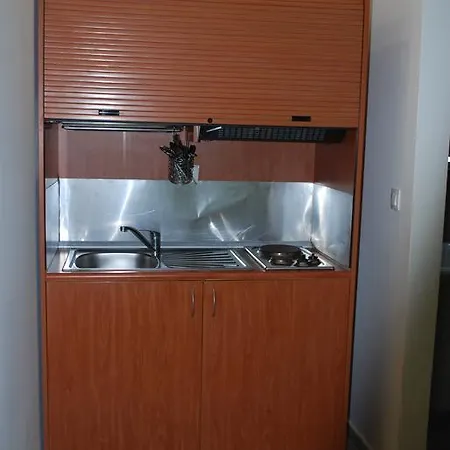 Family House Emerald Apartment *